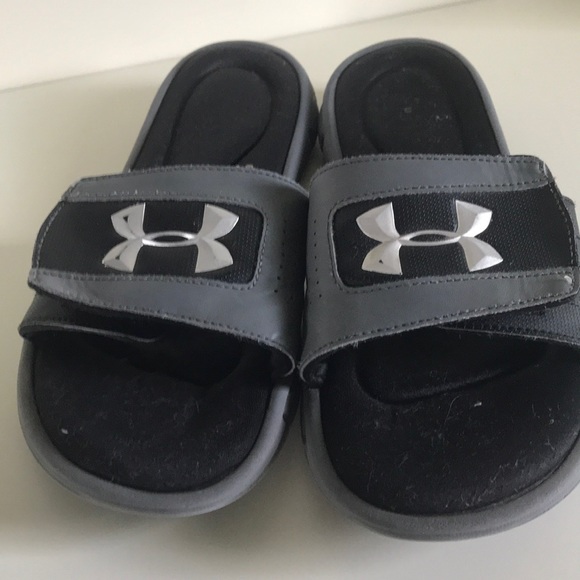 under armour cushioned slides